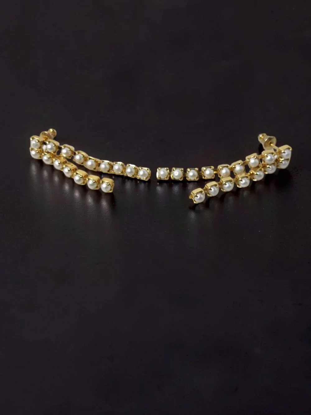 vintage gold tone faux pearl lined drop/dangle earrings